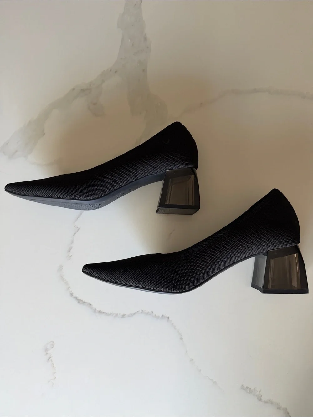 Vivaia black size